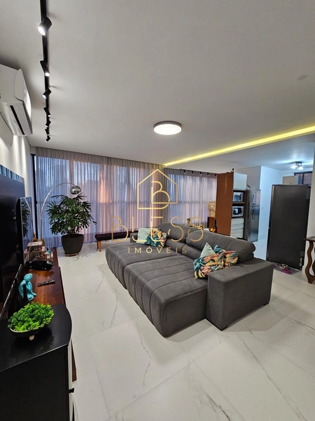 Oportunidade na Meia Praia: Apartamento Semi-Mobiliado com Vista Mar: 3ª foto da galeria de imagens do imóvel