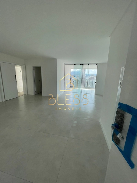 Apartamento na Meia Praia Pronto para Morar: 13ª foto da galeria de imagens do imóvel