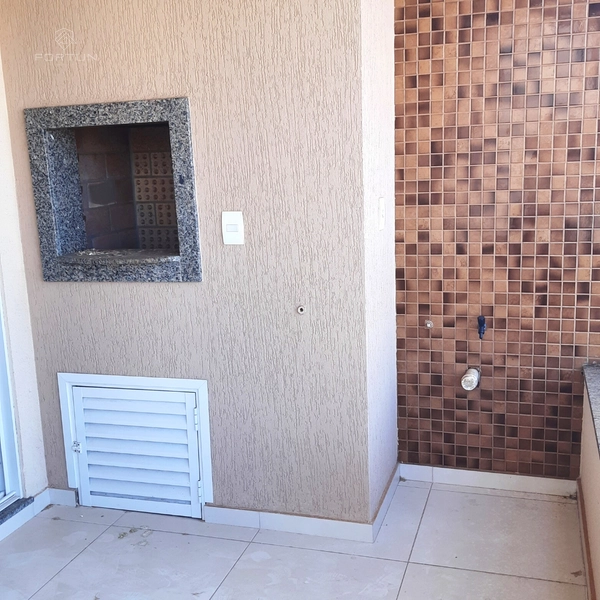 APARTAMENTO COM 1 SUÍTE E 2 QUARTOS NO CENTRO: 8ª foto da galeria de imagens do imóvel