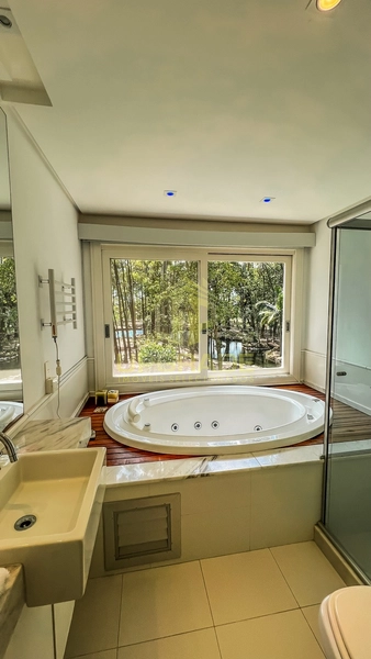 Viva o encanto colonial em um refúgio próximo à natureza: 2ª foto da galeria de imagens do imóvel