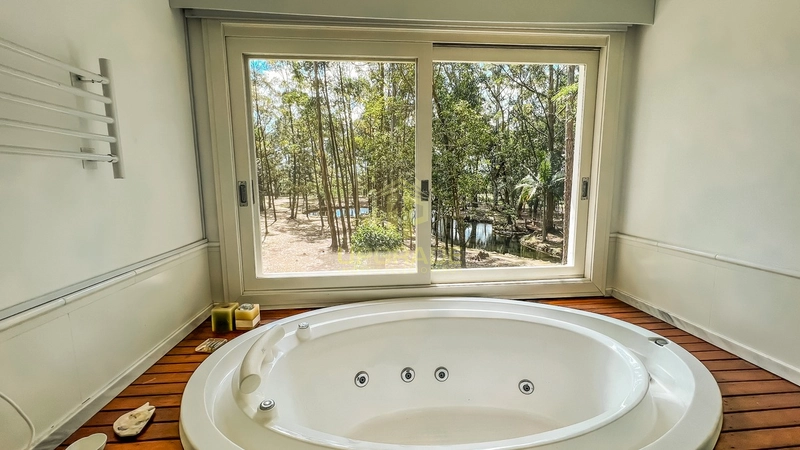 Viva o encanto colonial em um refúgio próximo à natureza: 3ª foto da galeria de imagens do imóvel