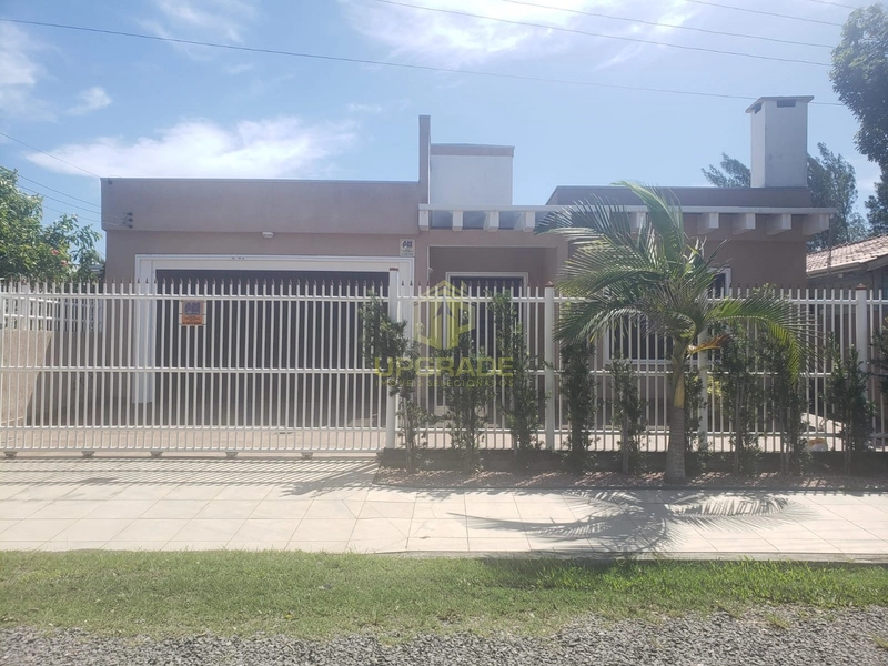 Já pensou passar seus finais de semana em uma bela casa de praia?