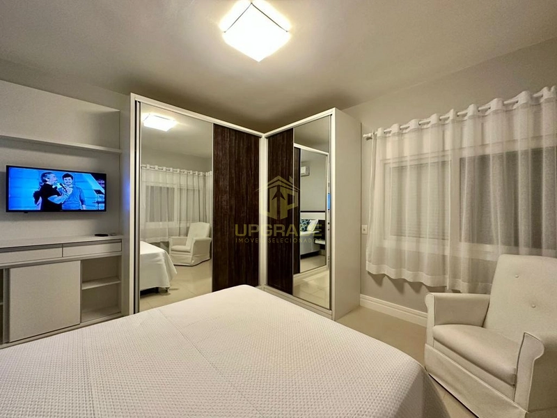 Viva o luxo e o conforto em uma casa moderna e com piscina.: 25ª foto da galeria de imagens do imóvel