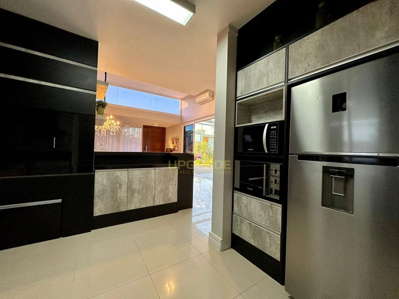 Viva o luxo e o conforto em uma casa moderna e com piscina.: 9ª foto da galeria de imagens do imóvel