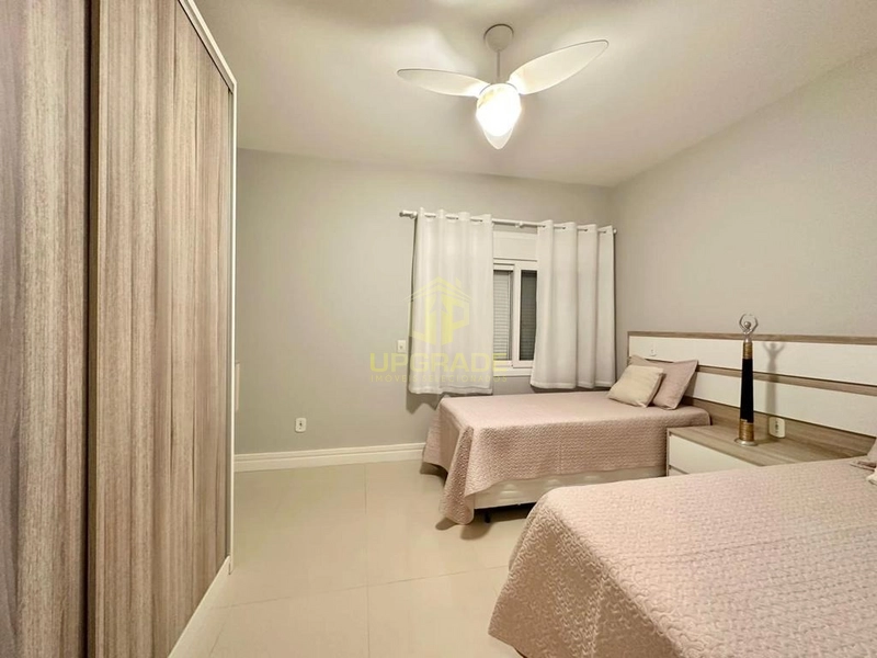 Viva o luxo e o conforto em uma casa moderna e com piscina.: 45ª foto da galeria de imagens do imóvel