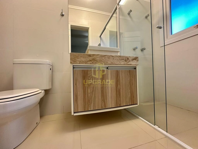 Viva o luxo e o conforto em uma casa moderna e com piscina.: 22ª foto da galeria de imagens do imóvel