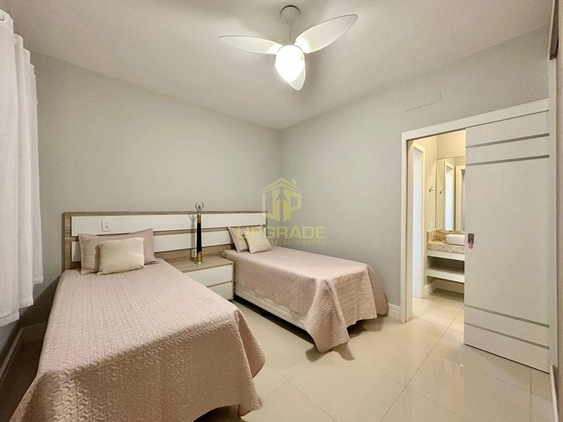 Viva o luxo e o conforto em uma casa moderna e com piscina.: 17ª foto da galeria de imagens do imóvel