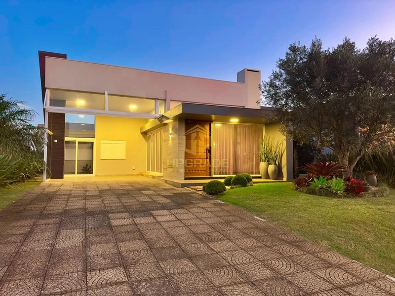 Viva o luxo e o conforto em uma casa moderna e com piscina.: 18ª foto da galeria de imagens do imóvel