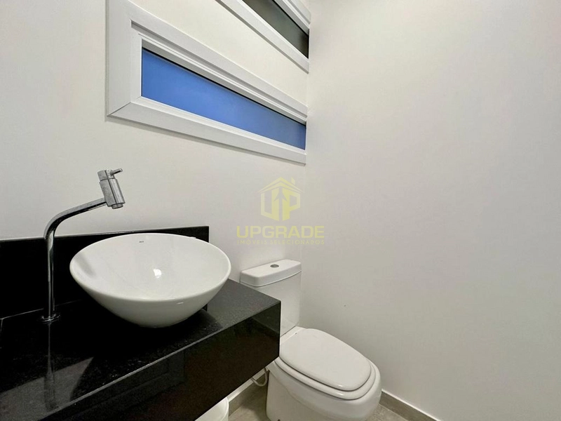 Viva o luxo e o conforto em uma casa moderna e com piscina.: 24ª foto da galeria de imagens do imóvel