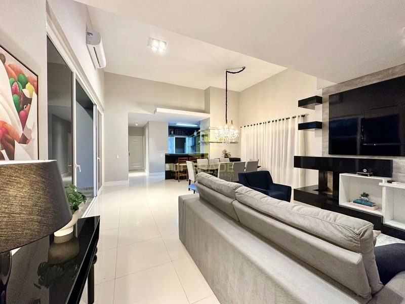 Viva o luxo e o conforto em uma casa moderna e com piscina.: 41ª foto da galeria de imagens do imóvel