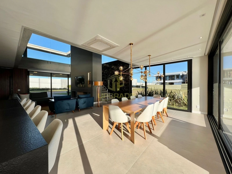 Maravilhosa mansão beira a lago: 11ª foto da galeria de imagens do imóvel