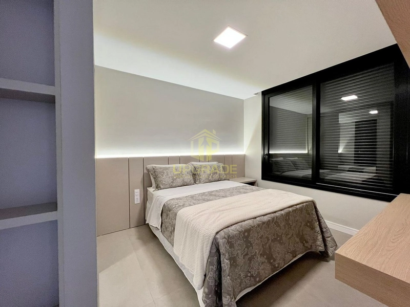 Maravilhosa mansão beira a lago: 27ª foto da galeria de imagens do imóvel