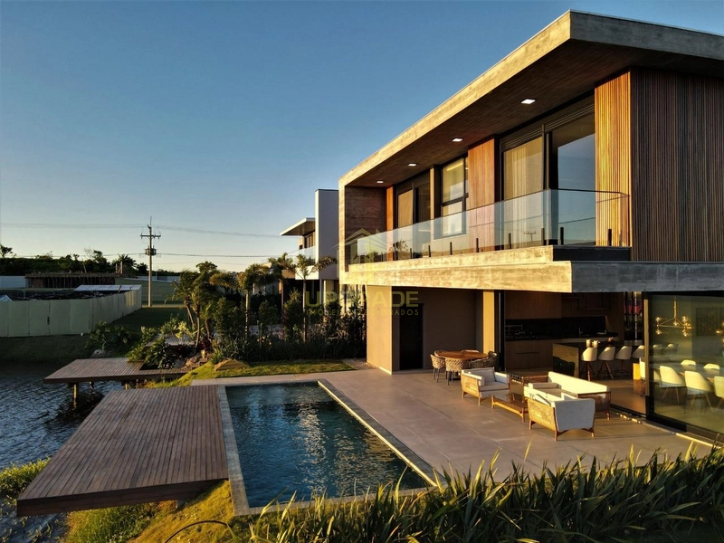 Maravilhosa mansão beira a lago: 20ª foto da galeria de imagens do imóvel