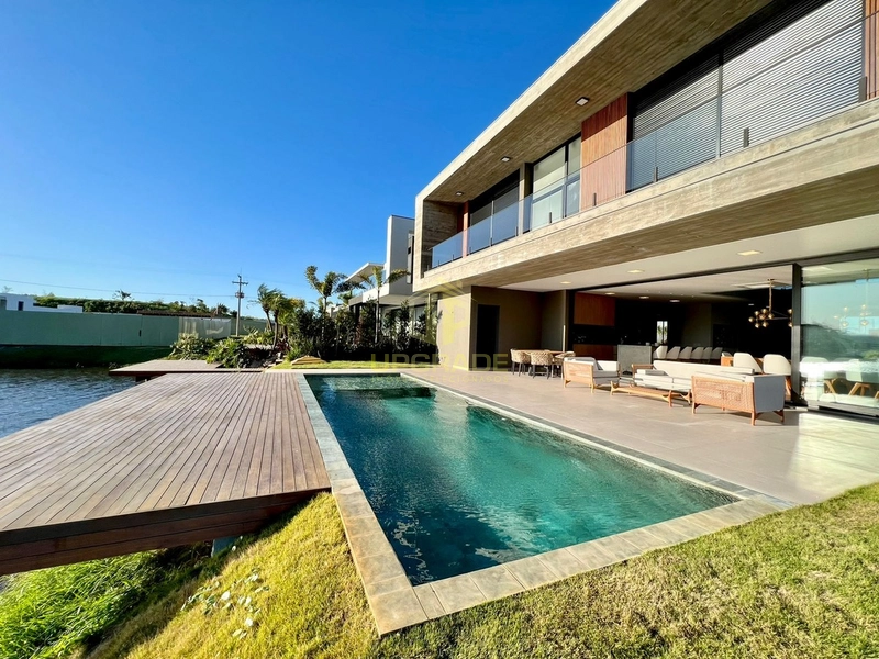 Maravilhosa mansão beira a lago: 47ª foto da galeria de imagens do imóvel