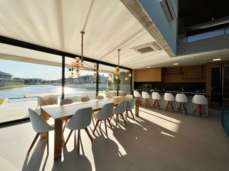 Maravilhosa mansão beira a lago: 55ª foto da galeria de imagens do imóvel