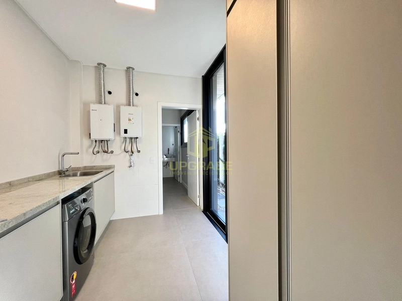 Maravilhosa mansão beira a lago: 6ª foto da galeria de imagens do imóvel