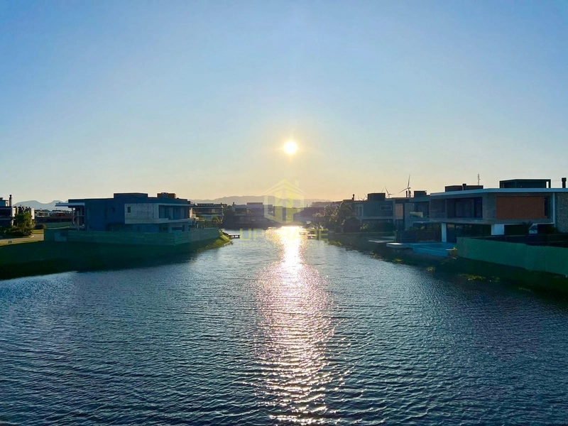 Maravilhosa mansão beira a lago: 19ª foto da galeria de imagens do imóvel