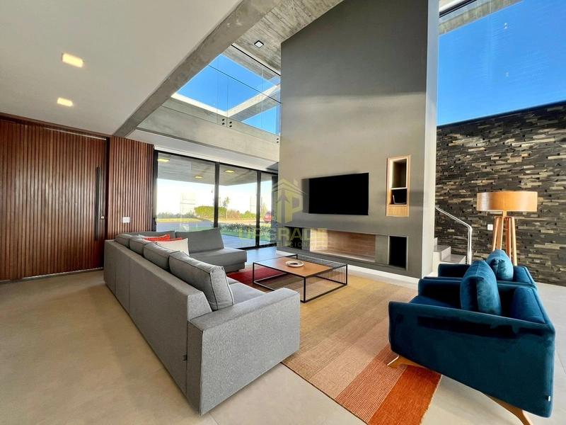 Maravilhosa mansão beira a lago: 40ª foto da galeria de imagens do imóvel