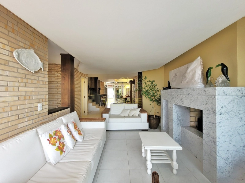 Olha o mar, a vida não pode ser pequena com uma imensidão daquelas.: 28ª foto da galeria de imagens do imóvel