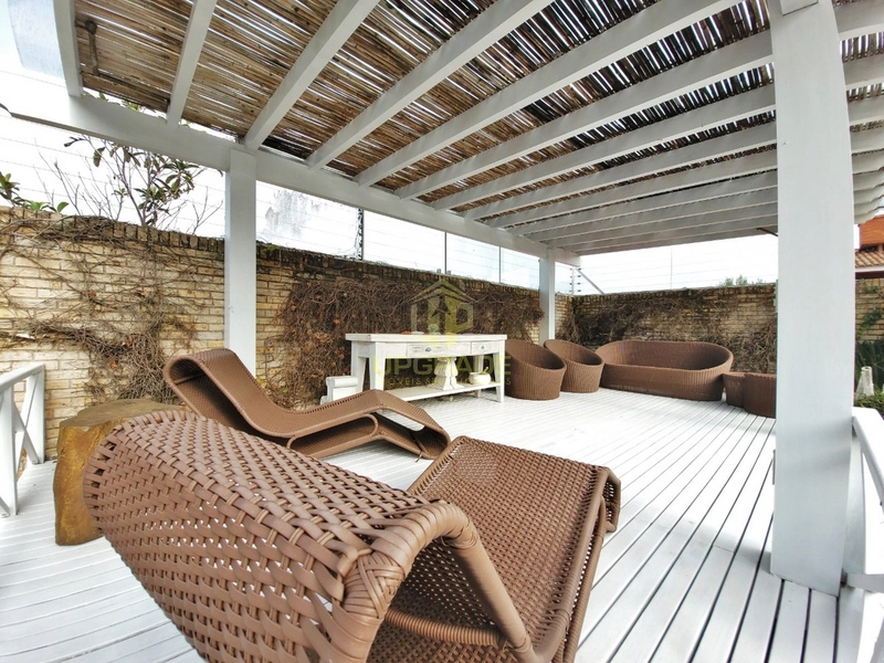 Olha o mar, a vida não pode ser pequena com uma imensidão daquelas.: 53ª foto da galeria de imagens do imóvel