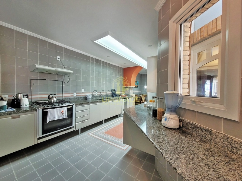 Olha o mar, a vida não pode ser pequena com uma imensidão daquelas.: 37ª foto da galeria de imagens do imóvel