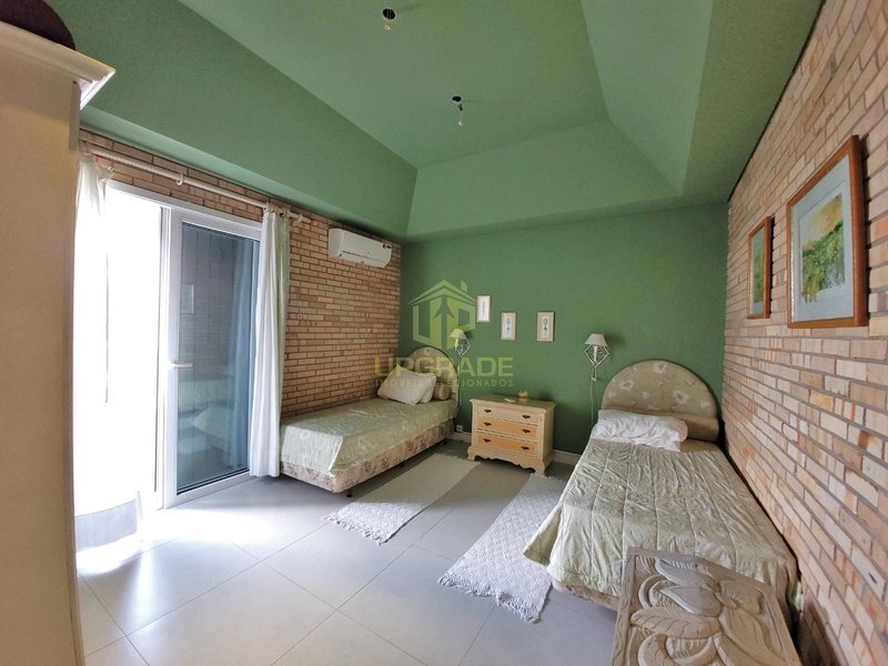 Olha o mar, a vida não pode ser pequena com uma imensidão daquelas.: 8ª foto da galeria de imagens do imóvel