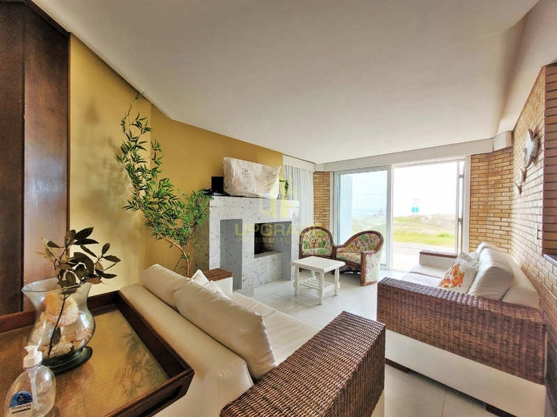 Olha o mar, a vida não pode ser pequena com uma imensidão daquelas.: 27ª foto da galeria de imagens do imóvel