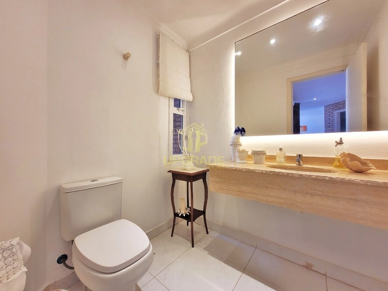 Olha o mar, a vida não pode ser pequena com uma imensidão daquelas.: 36ª foto da galeria de imagens do imóvel