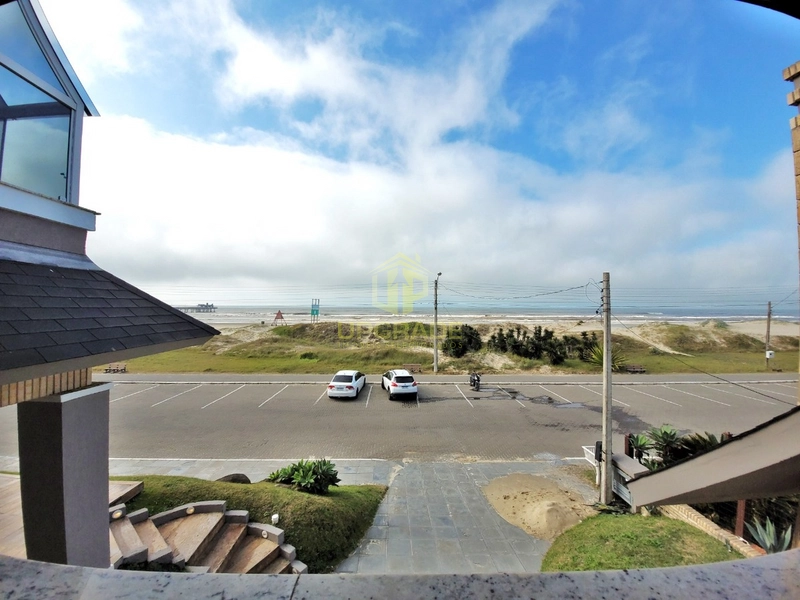 Olha o mar, a vida não pode ser pequena com uma imensidão daquelas.: 17ª foto da galeria de imagens do imóvel