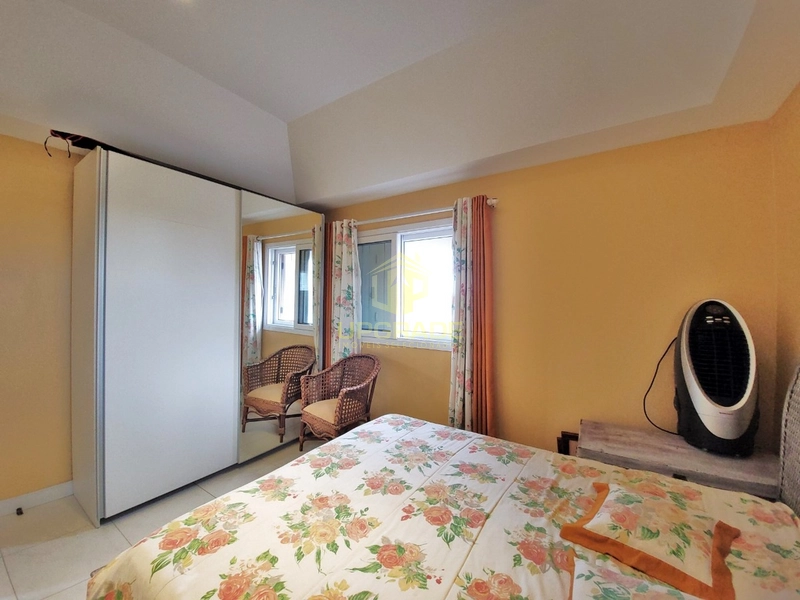 Olha o mar, a vida não pode ser pequena com uma imensidão daquelas.: 26ª foto da galeria de imagens do imóvel