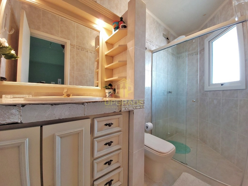 Olha o mar, a vida não pode ser pequena com uma imensidão daquelas.: 11ª foto da galeria de imagens do imóvel