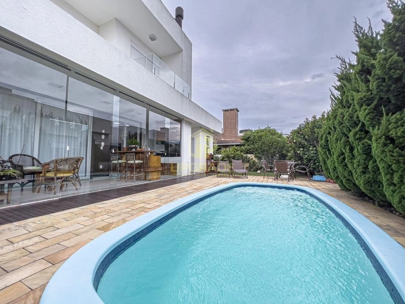 hoje eu caminhei a praia inteira. Com os pés na areia, coração em alto: 7ª foto da galeria de imagens do imóvel