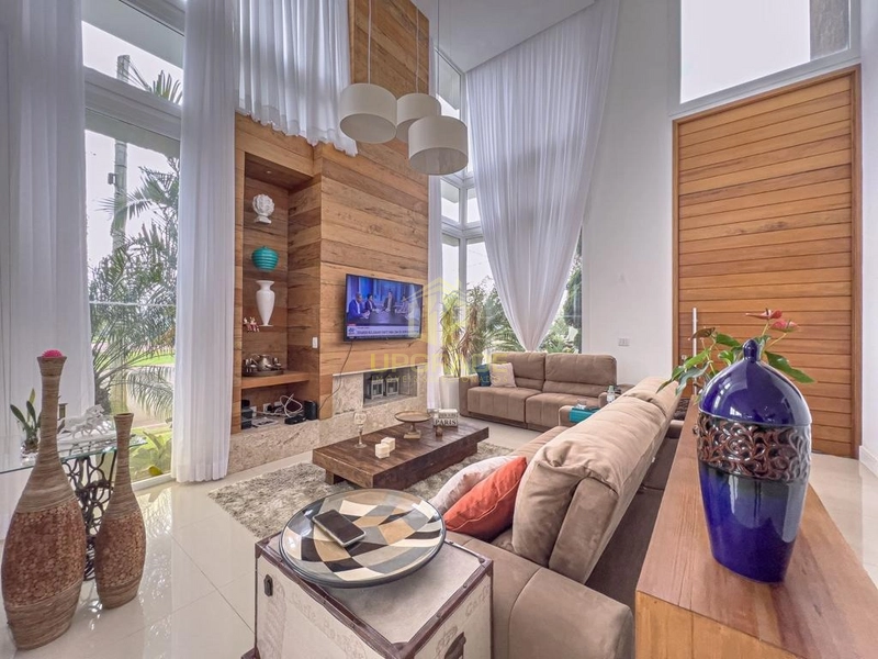 hoje eu caminhei a praia inteira. Com os pés na areia, coração em alto: 2ª foto da galeria de imagens do imóvel