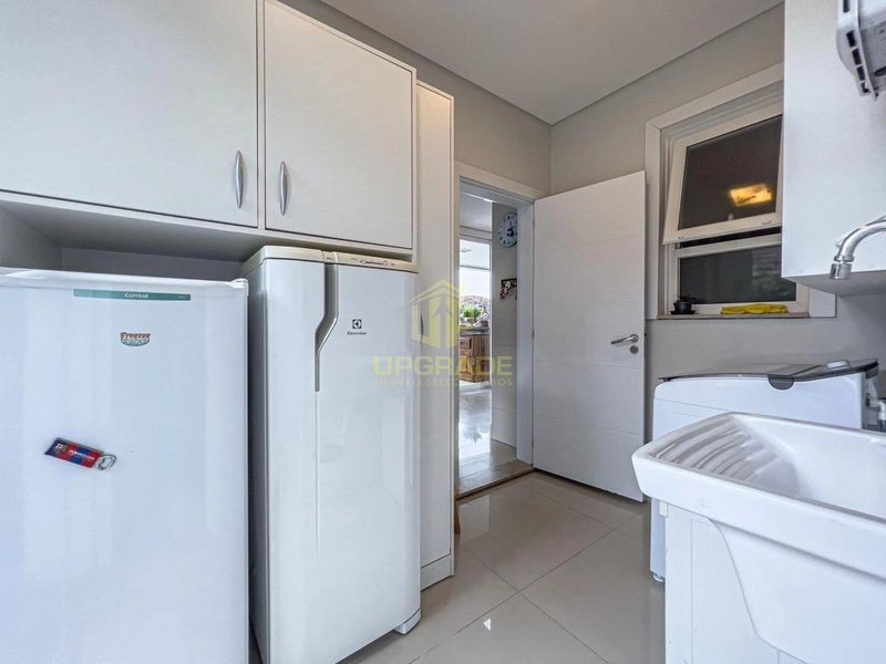 hoje eu caminhei a praia inteira. Com os pés na areia, coração em alto: 4ª foto da galeria de imagens do imóvel