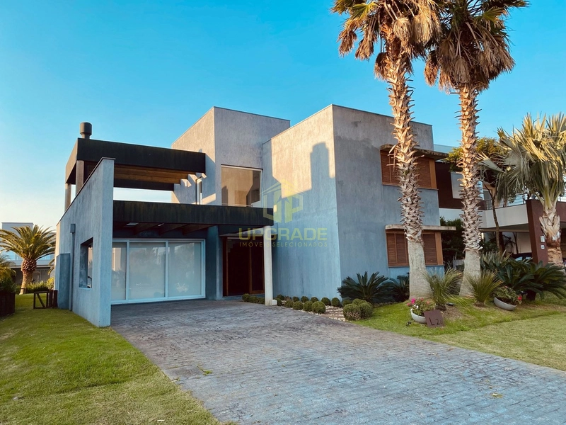 Nada me dá tanta paz e amor como a praia.: 1ª foto da galeria de imagens do imóvel