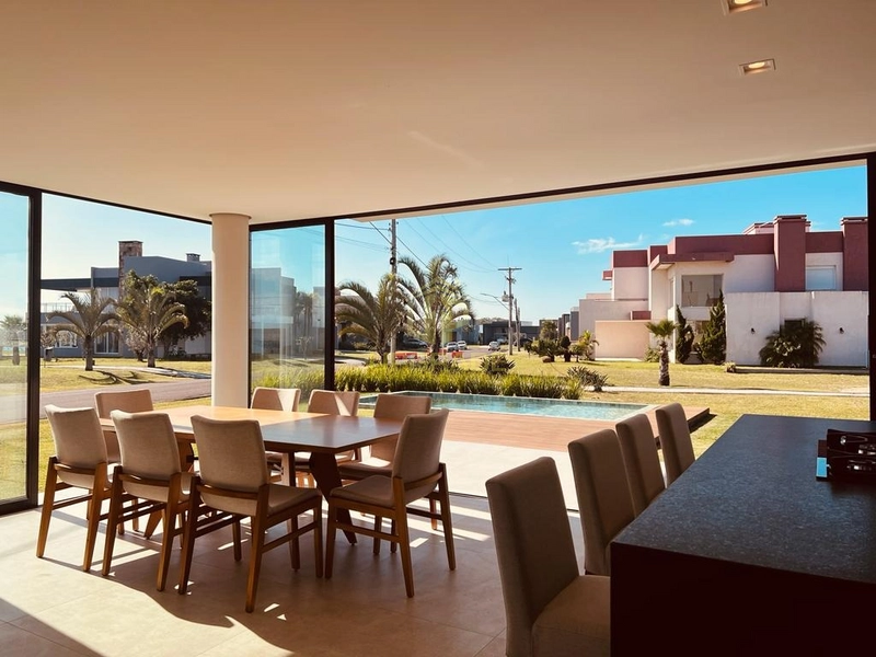 Na praia, tudo tem uma luz diferente.: 23ª foto da galeria de imagens do imóvel