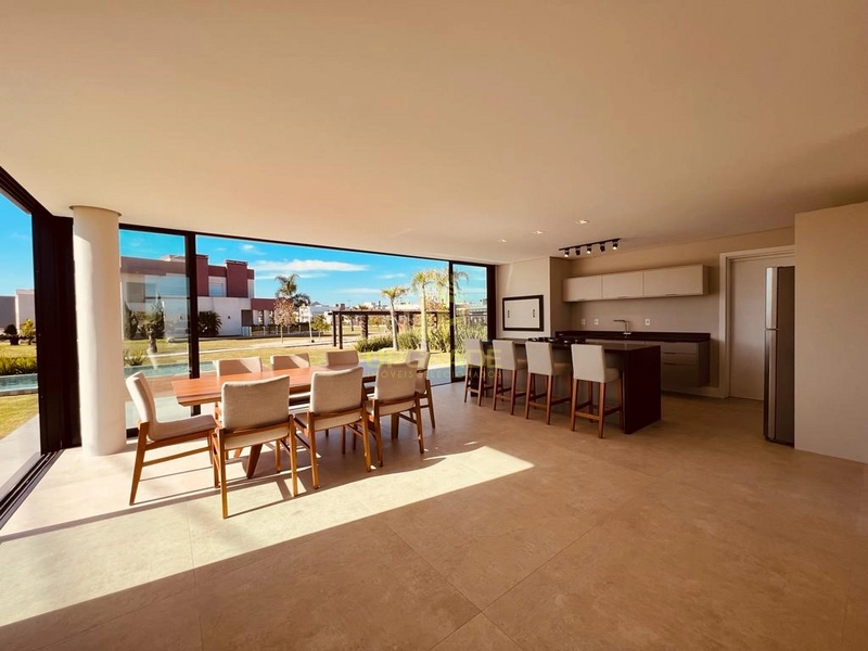 Na praia, tudo tem uma luz diferente.: 6ª foto da galeria de imagens do imóvel