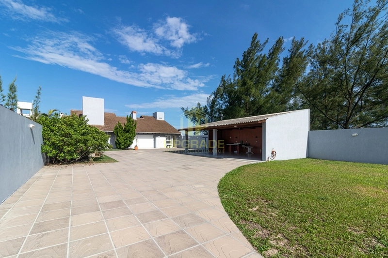 Para quem ama a praia, a vida é sempre verão: 2ª foto da galeria de imagens do imóvel