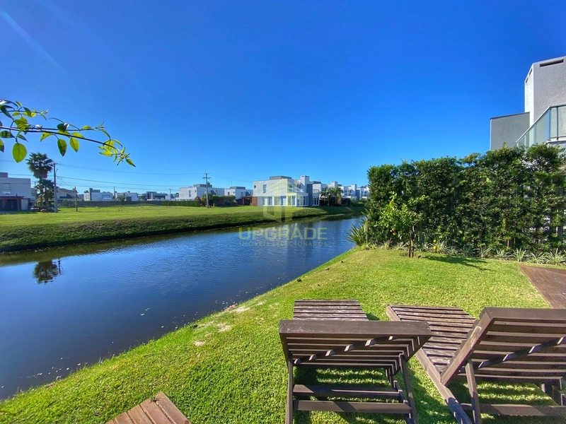 Areia no pé e cabeça no mar, a praia é minha vida, meu amor e meu lar.: 17ª foto da galeria de imagens do imóvel