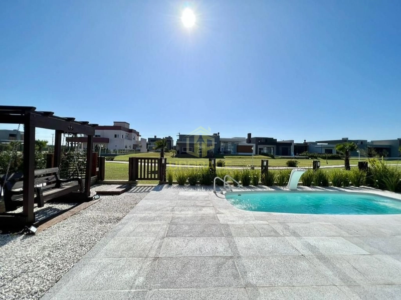 Nada me dá tanta paz e amor como a praia.: 15ª foto da galeria de imagens do imóvel