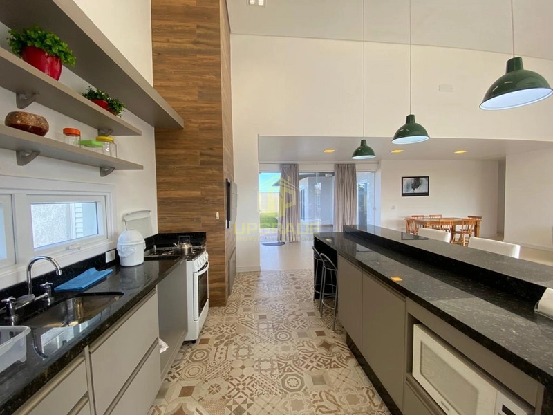 Areia no pé e cabeça no mar, a praia é minha vida, meu amor e meu lar.: 3ª foto da galeria de imagens do imóvel