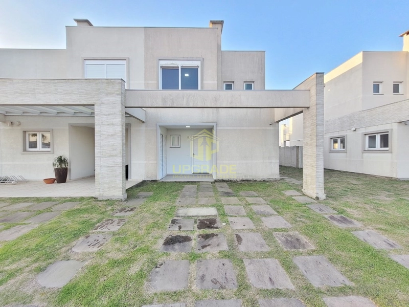 Chegar cedo na praia e ter ela toda para mim é impagável.