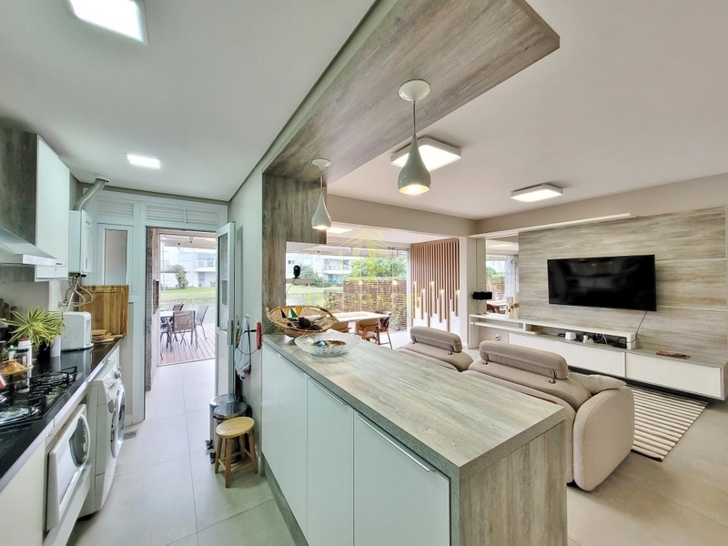 Nada me dá tanta paz e amor como a praia.: 1ª foto da galeria de imagens do imóvel