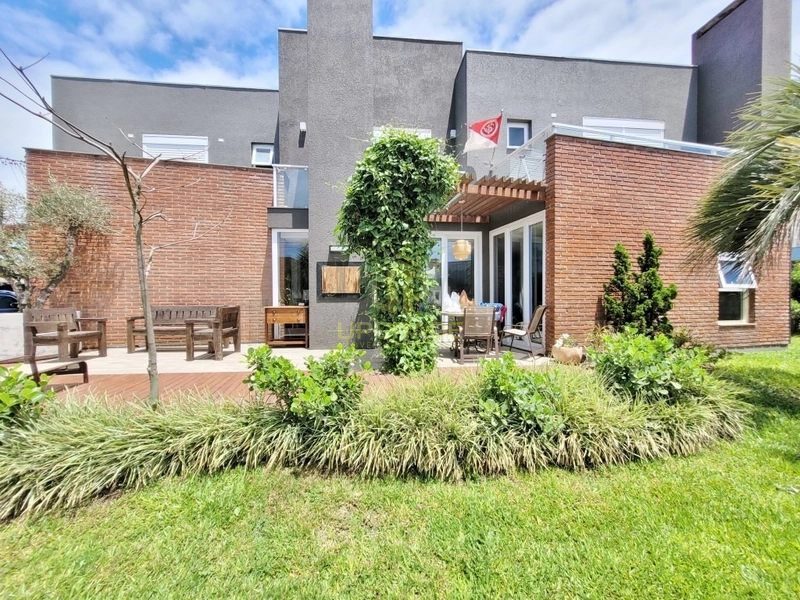 É no azul do mar e no sal da areia que me sinto em casa.: 25ª foto da galeria de imagens do imóvel