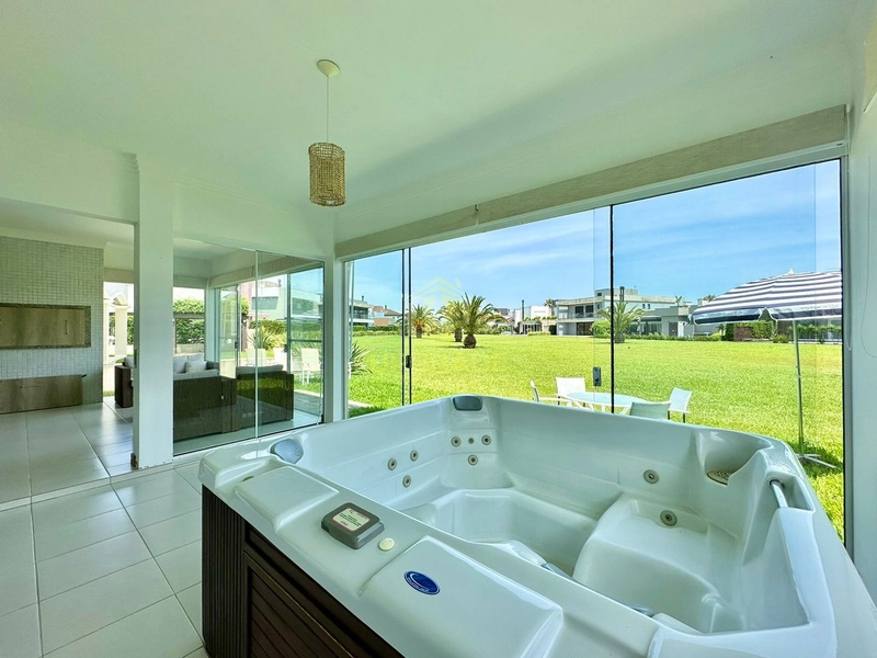 Praia, areia, sol e mar: aqui encontro a minha paz: 23ª foto da galeria de imagens do imóvel