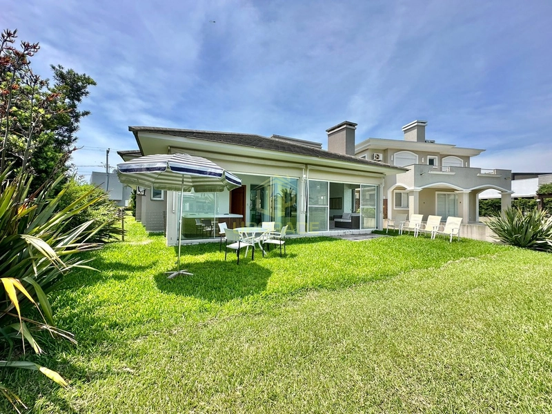 Praia, areia, sol e mar: aqui encontro a minha paz: 24ª foto da galeria de imagens do imóvel