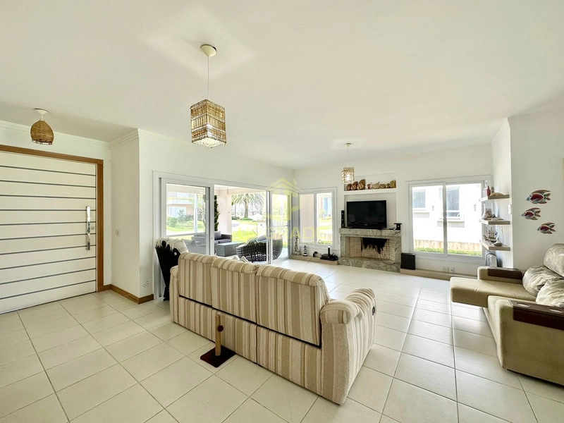 Praia, areia, sol e mar: aqui encontro a minha paz: 33ª foto da galeria de imagens do imóvel