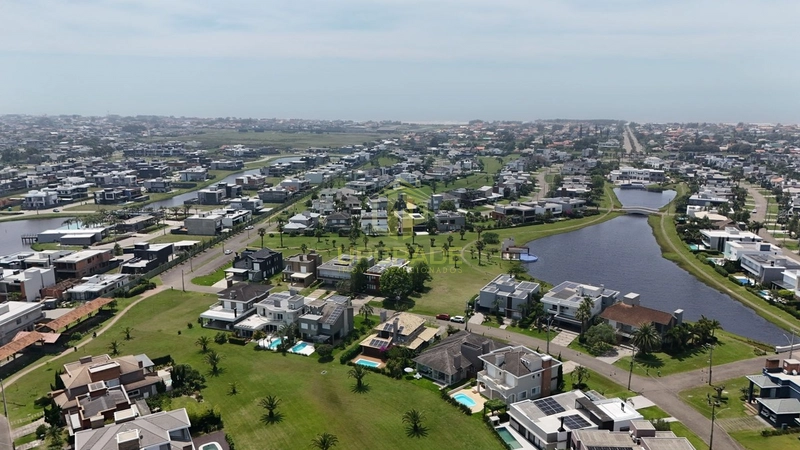 Praia, areia, sol e mar: aqui encontro a minha paz: 39ª foto da galeria de imagens do imóvel