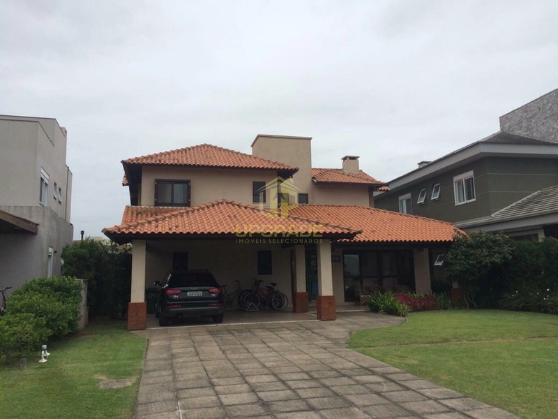 A praia acalma tudo e devolve minha energia de viver.