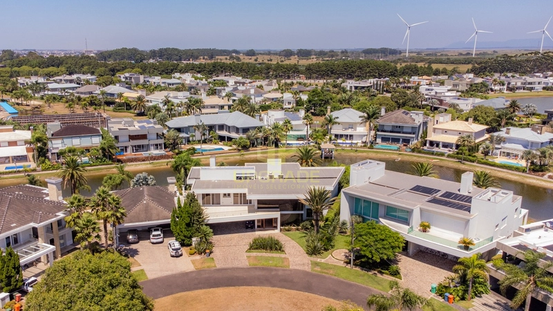 Nada me dá tanta paz e amor como a praia.: 2ª foto da galeria de imagens do imóvel